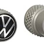 Volkswagen 000071215E - Tappi per valvole in alluminio, universali, con logo VW