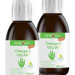 NORSAN Omega 3 Vegan DHA EPA Olio di alghe ad alto dosaggio I 2x100 ml Vegan Omega 3 2000mg I Integratore omega 3 IFOS con olio di alga I Omega 3 Liquido con 800 UI di vitamina D3 I Omega 3 vegetale