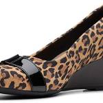 Clarks Decolleté da Donna Flores Poppy, Motivo Leopardato Marrone Chiaro, 39.5 EU