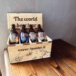 BOX DEGUSTAZIONE GIRO DEL MONDO IN 8 BIRRE - 8 bottiglie di birra artigianale Italiana da 33 cl FORMATO da 8 differenti stili di birra, 1 bottiglia per ogni stile.